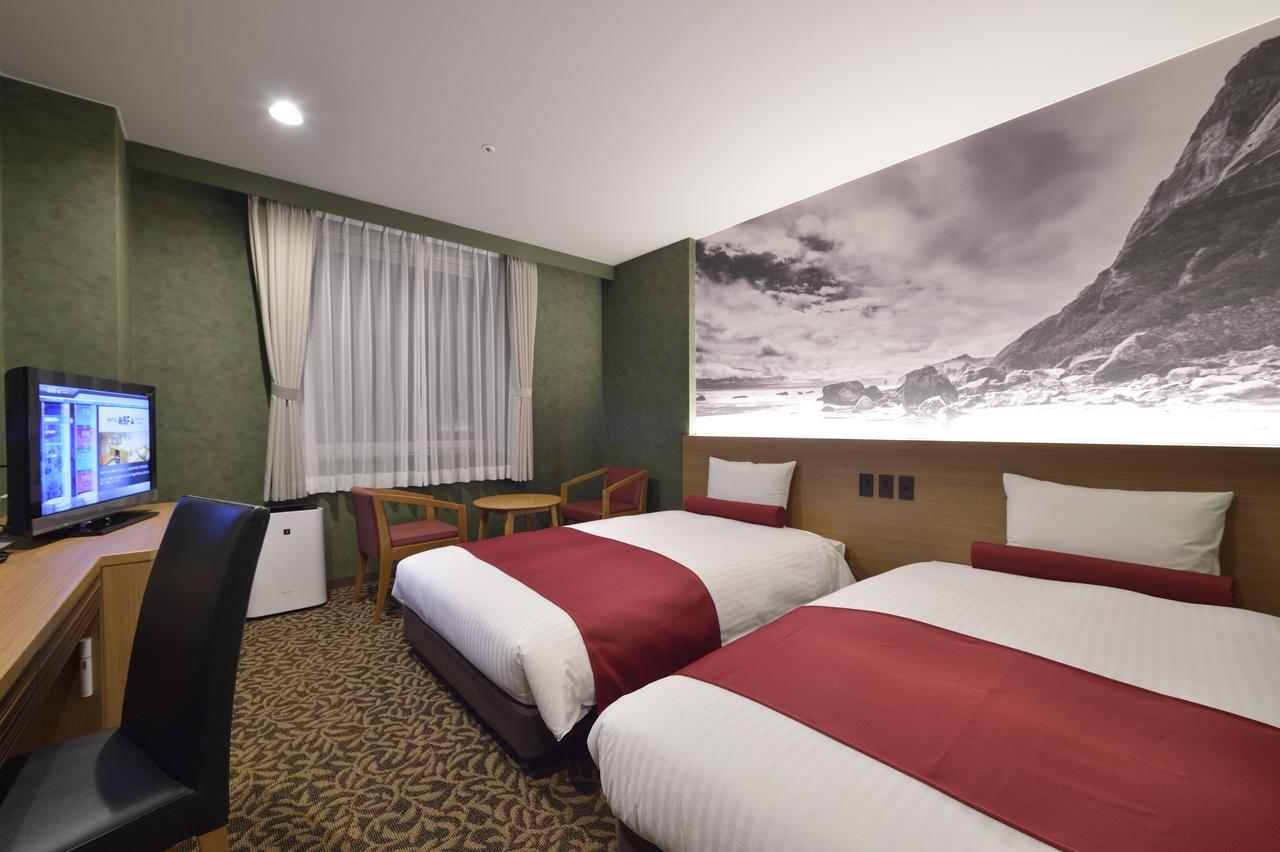 Hotel Wbf Sapporo Odori Екстериор снимка