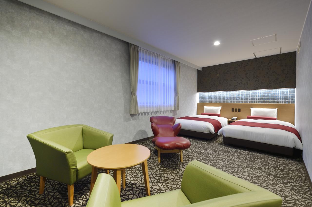 Hotel Wbf Sapporo Odori Екстериор снимка