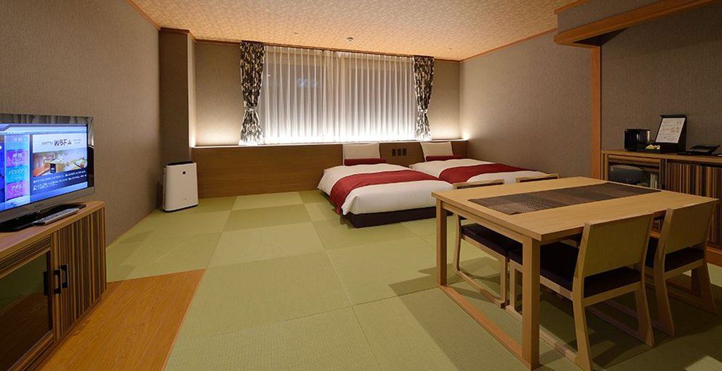 Hotel Wbf Sapporo Odori Екстериор снимка